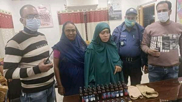 দাউদকান্দিতে ফেন্সডিল সহ নারী মাদকব্যবসায়ী আটক ১