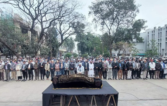 জাতীয় প্রেস ক্লাব ও ডিআরইউতে পীর হাবিবের জানাজা সম্পন্ন