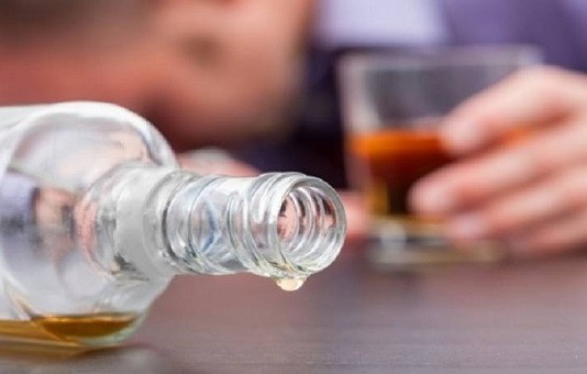 ছেলের বিয়েতে অতিরিক্ত মদপানে বাবার মৃত্যু