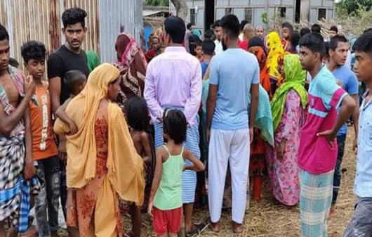 গভীর রাতে অন্যের স্ত্রীর ঘরে ছেলে, ক্ষোভে যা করলেন বাবা..
