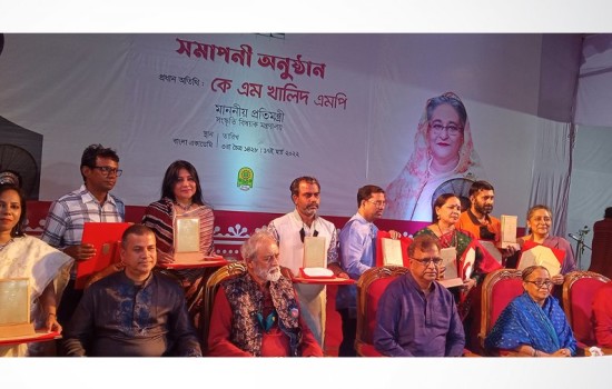 এবারের বইমেলায় সাড়ে ৫২ কোটি টাকার বই বিক্রি