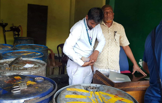 ১৩৩ টাকায় কেনা সয়াবিন তেল বিক্রি ২০০ টাকায়