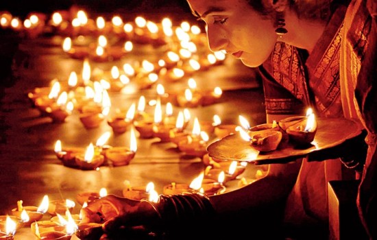 আজ শ্যামাপূজা ও দীপাবলি উৎসব