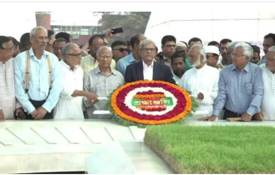 জিয়ার মাজারে বিএনপির শ্রদ্ধা নিবেদন