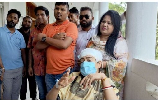 মাথায় ব্যান্ডেজ নিয়ে হাসপাতাল থেকে হাইকোর্টে নিপুণ রায়