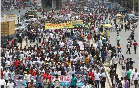 বিএনপির পদযাত্রায় নেতাকর্মীদের ঢল