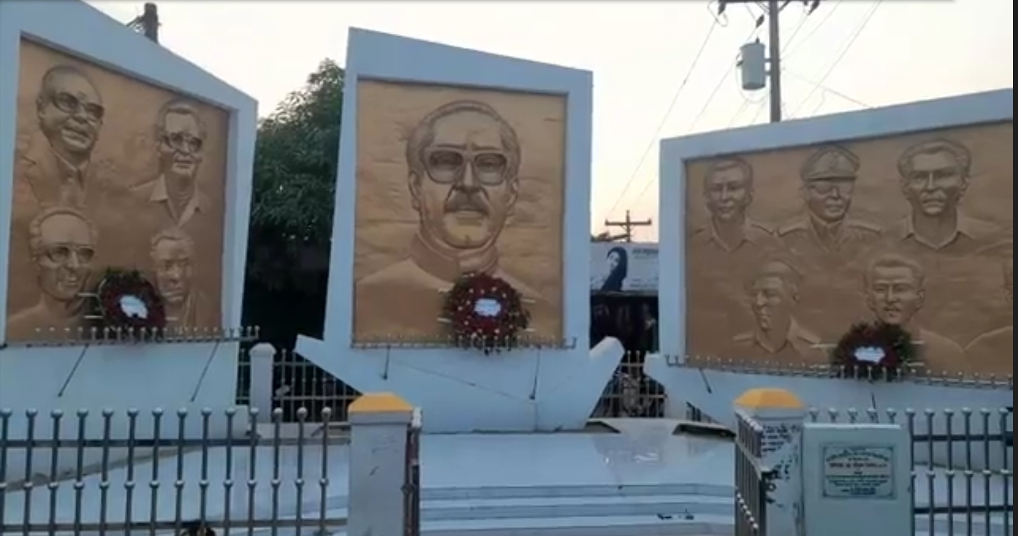 ঠাকুরগাঁও: একই বেদিতে বঙ্গবন্ধু, জাতীয় চার নেতা ও সাতজন বীরশ্রেষ্ঠের ম্যুরাল উদ্বোধন