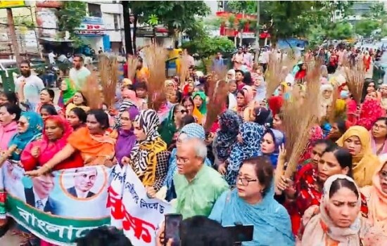 গোয়েন্দা পুলিশ এখন মানহানি মামলা করার আহ্বান করে কিনা দেখব : রিজভী
