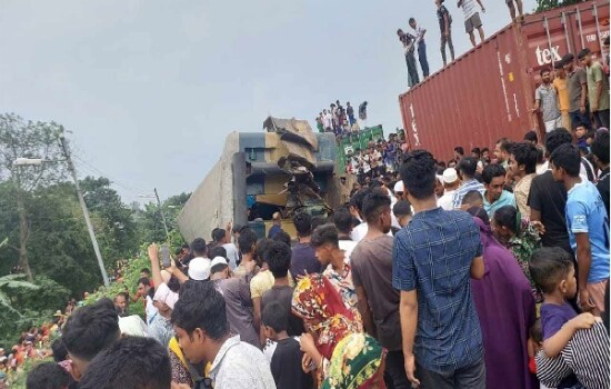কিশোরগঞ্জে দুই ট্রেনের সংঘর্ষের ঘটনায় ১৫ মরদেহ উদ্ধার