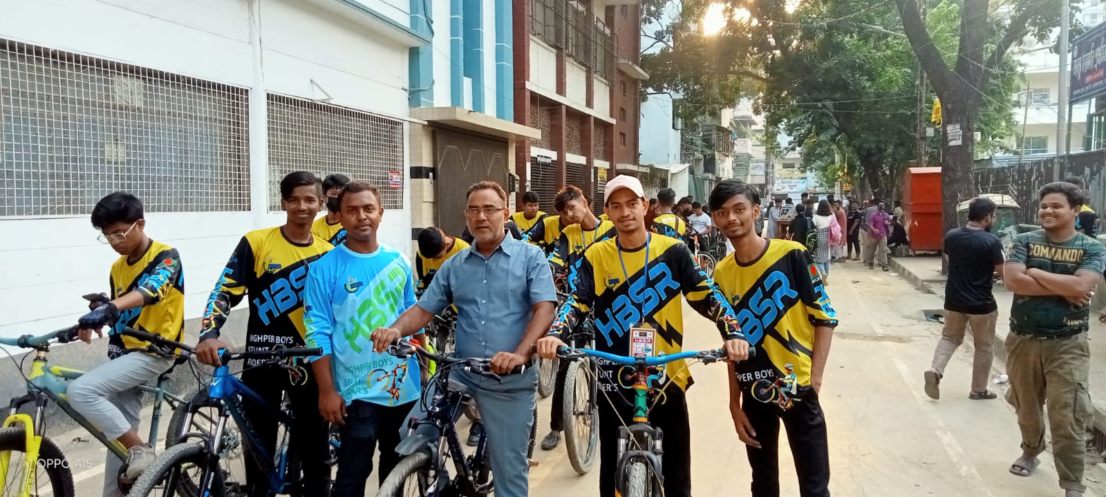 রাজধানী তাজমহল রোডে এইচ,বি,এস,আর আয়োজিত সাইকেল র‍্যালি অনুষ্ঠিত হয়।