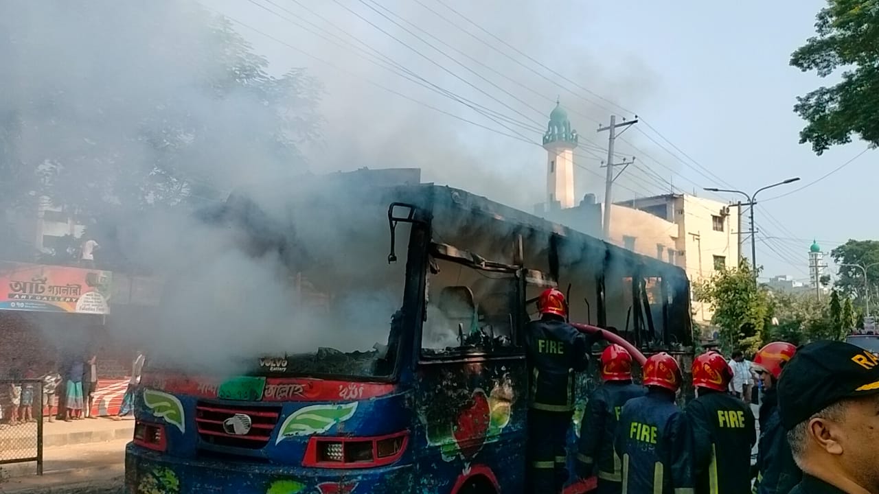 দুইদিনে উচ্ছৃঙ্খল জনতা কর্তৃক ৪৫টি আগুনের ঘটনা, ঢাকায় ২৭টি