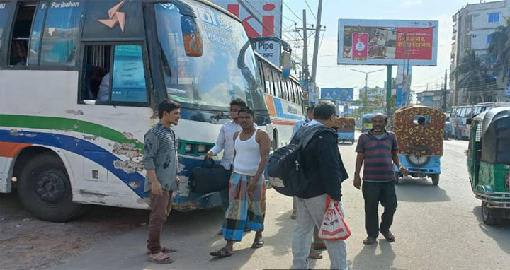 ময়মনসিংহ থেকে ঢাকাগামী বাস চলাচল বন্ধ