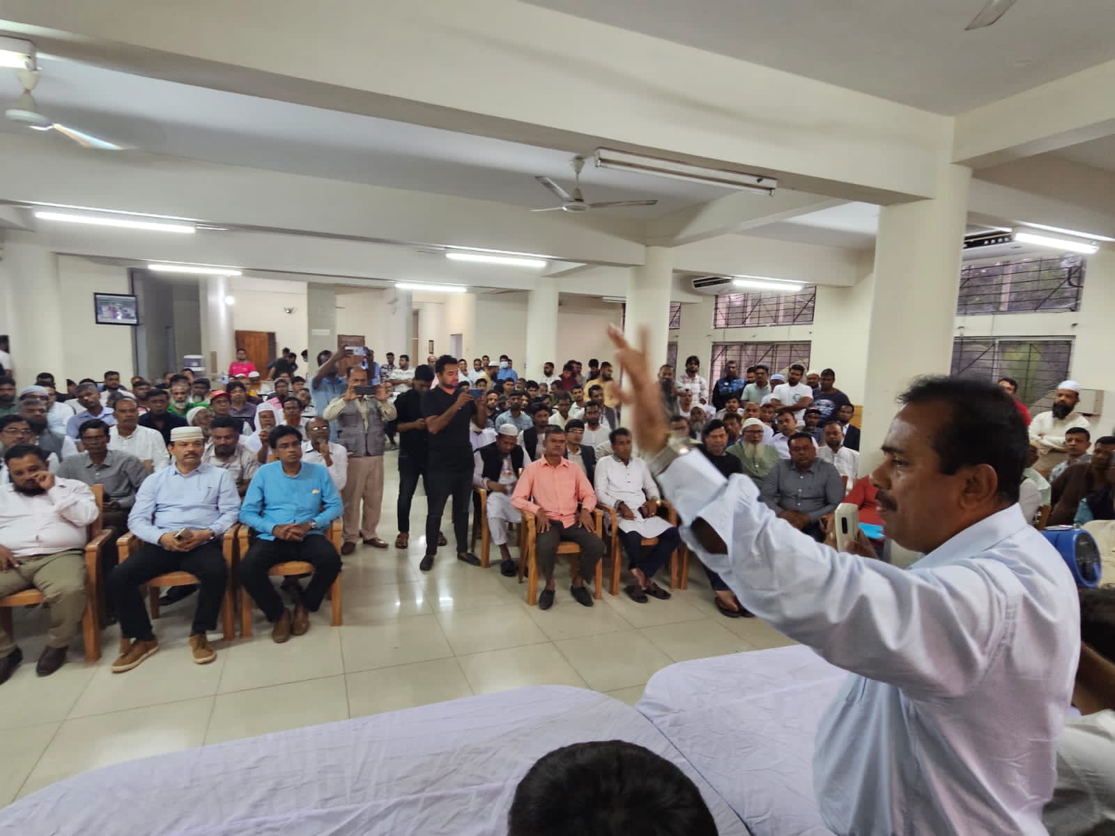 কুমিল্লা-১ (দাউদকান্দি-তিতাস) জনপ্রতিনিধি ও তৃণমূল কর্মীদের মুখোমুখি আওয়ামী লীগের মনোনীত প্রার্থী ইঞ্জি. মো. আবদুস সবুর