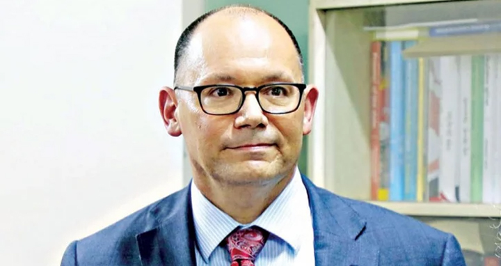 ওয়াশিংটন নয়, শ্রীলংকায় গেছেন পিটার হাস