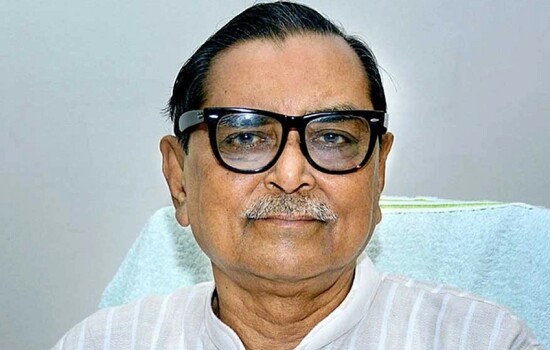 নৌকা নিয়ে জিতলেন মেনন