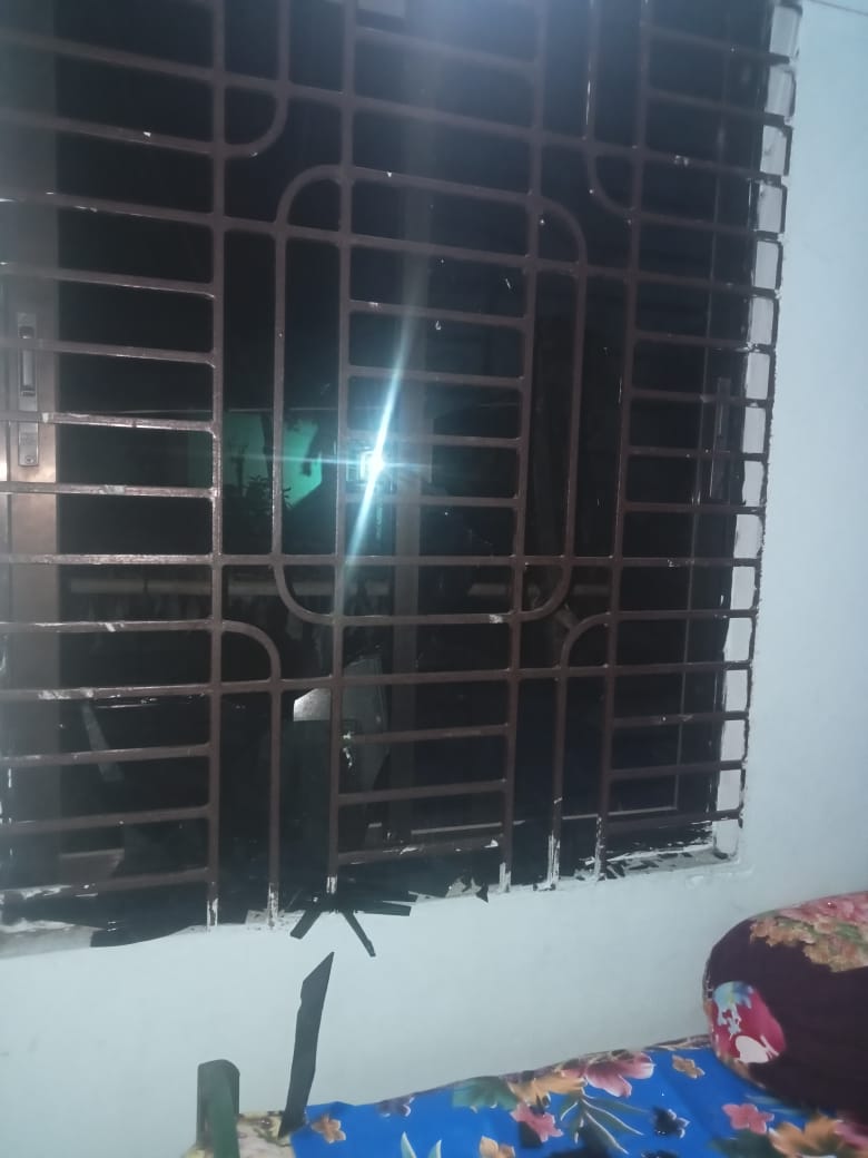 রূপগঞ্জে স্বতন্ত্র প্রার্থীর নির্বাচন সমন্বয়কারীর বাড়িতে হামলা-আগুন