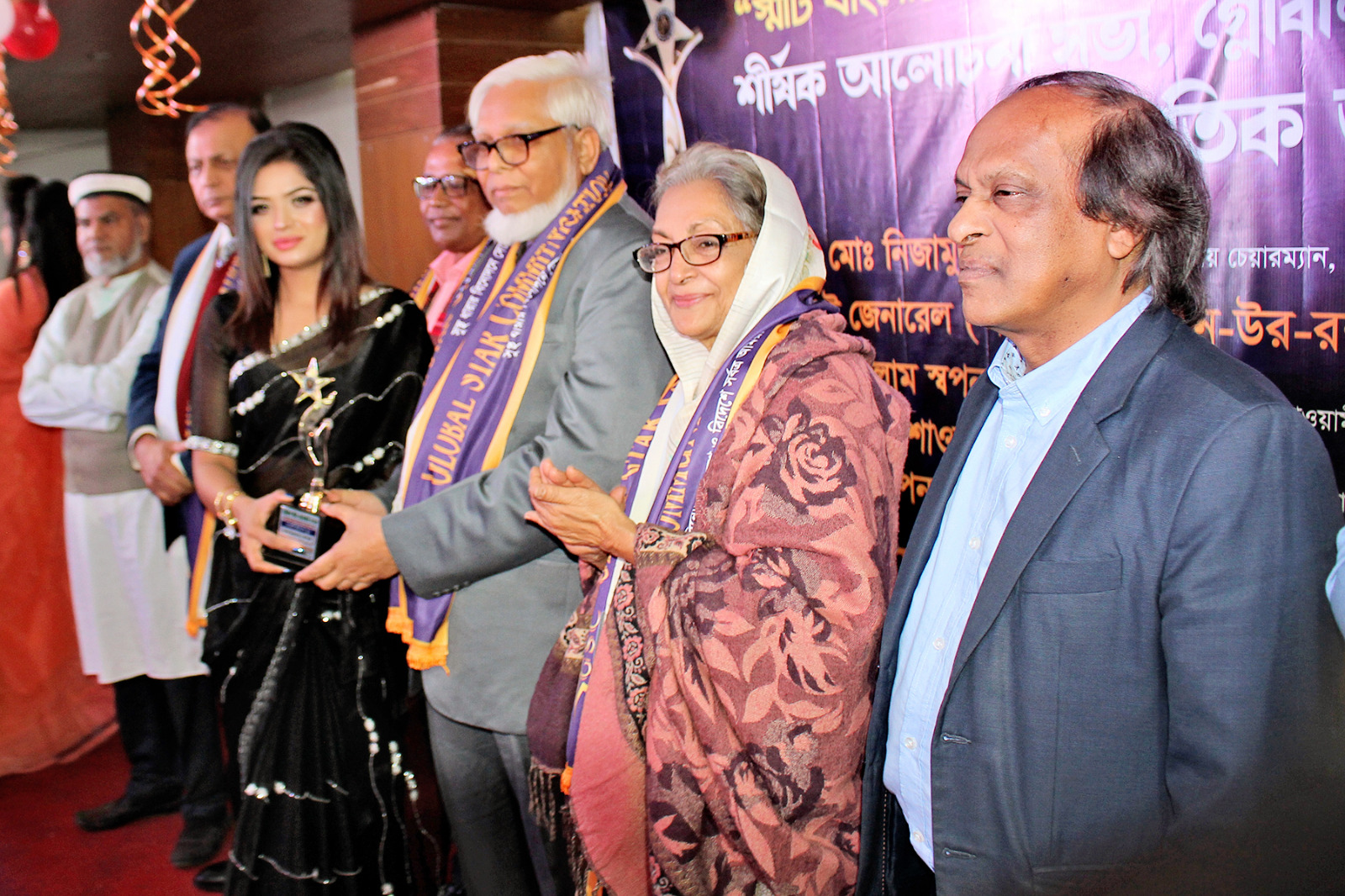 একজন ক্রিয়েটিভ ফ্যাশন ডিজাইনার ও প্রতিভাবান মডেল মিথিলা