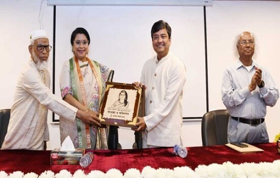 রেজওয়ানা চৌধুরী বন্যাকে সম্মাননা জানাল জাতীয় বিশ্ববিদ্যালয়