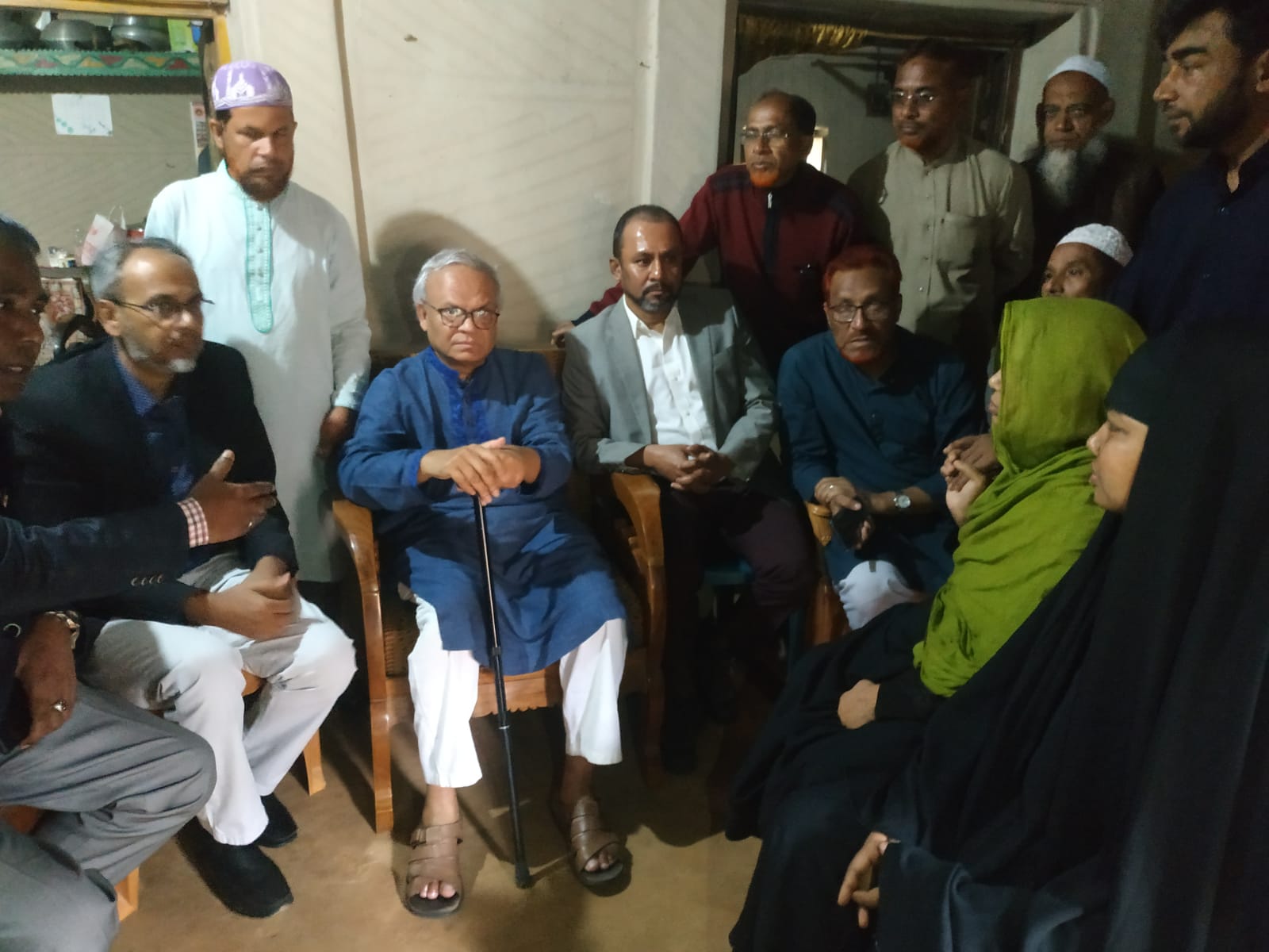 শেরপুরে মামলায় পালিয়ে থাকা অবস্থায় খুন হওয়া ইউনিয়ন বিএনপি নেতার পরিবারকে দেখতে রুহুল কবির রিজভী