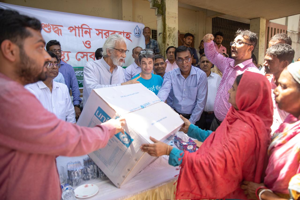 “বন্যাদুর্গত এলাকায় ৩৬ লাখ পিউরিফিকেশন ট্যাবলেট বিতরণ করেছে স্থানীয় সরকার বিভাগ”