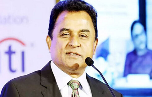 মুস্তফা কামাল ও তার পরিবারের সদস্যদের ব্যাংক হিসাব স্থগিত