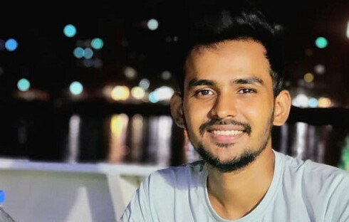 যাদের হাতে রক্ত, তারা বিশ্ববিদ্যালয়ে ক্লাসের সুযোগ পেতে পারে না: আসিফ মাহমুদ