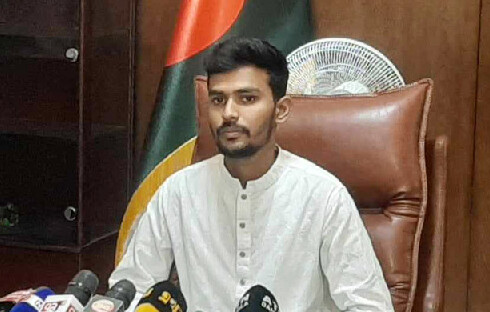 শ্রমিকদের ন্যায্য দাবি মেনে নেওয়া হবে, বহিরাগতরা সাবধান: উপদেষ্টা আসিফ
