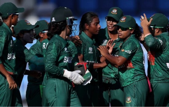 ইংল্যান্ডের বিপক্ষে টস হেরে ফিল্ডিংয়ে বাংলাদেশ