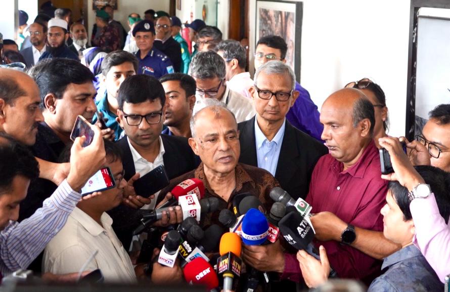 বিজয় দিবস উদযাপনে কোনো নিরাপত্তা ঝুঁকি নেই- স্বরাষ্ট্র উপদেষ্টা