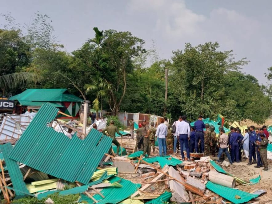 পরিবেশ উপদেষ্টার নির্দেশে গাজীপুরে যৌথ বাহিনীর অভিযানে ৫০ কোটি টাকা মূল্যের বনভূমি উদ্ধার।