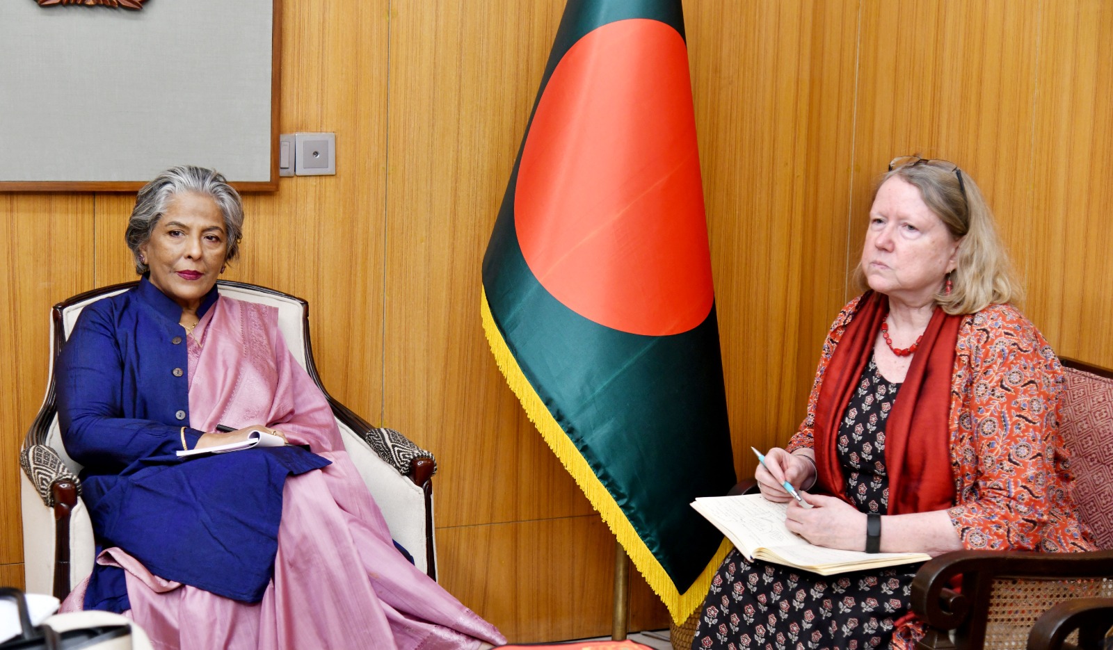 উপদেষ্টা শারমীন এস মুরশিদ এর সাথে ইউনেস্কোর প্রতিনিধি দলের সৌজন্য সাক্ষাৎ