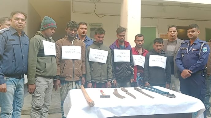 কালিহাতীতে ডাকাতির প্রস্তুতিকালে ট্রাকসহ ৬ ডাকাত গ্রেফতার
