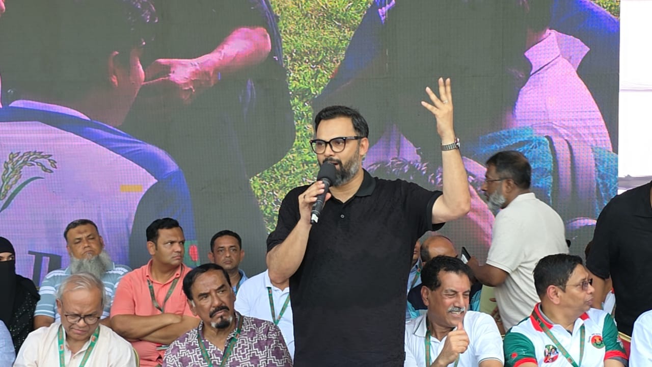 স্বৈরাচারবিরোধী আন্দোলনে শহীদদের শ্রদ্ধা জানিয়ে আমিনুল হক: মানবিক বাংলাদেশ গড়ার প্রত্যয়