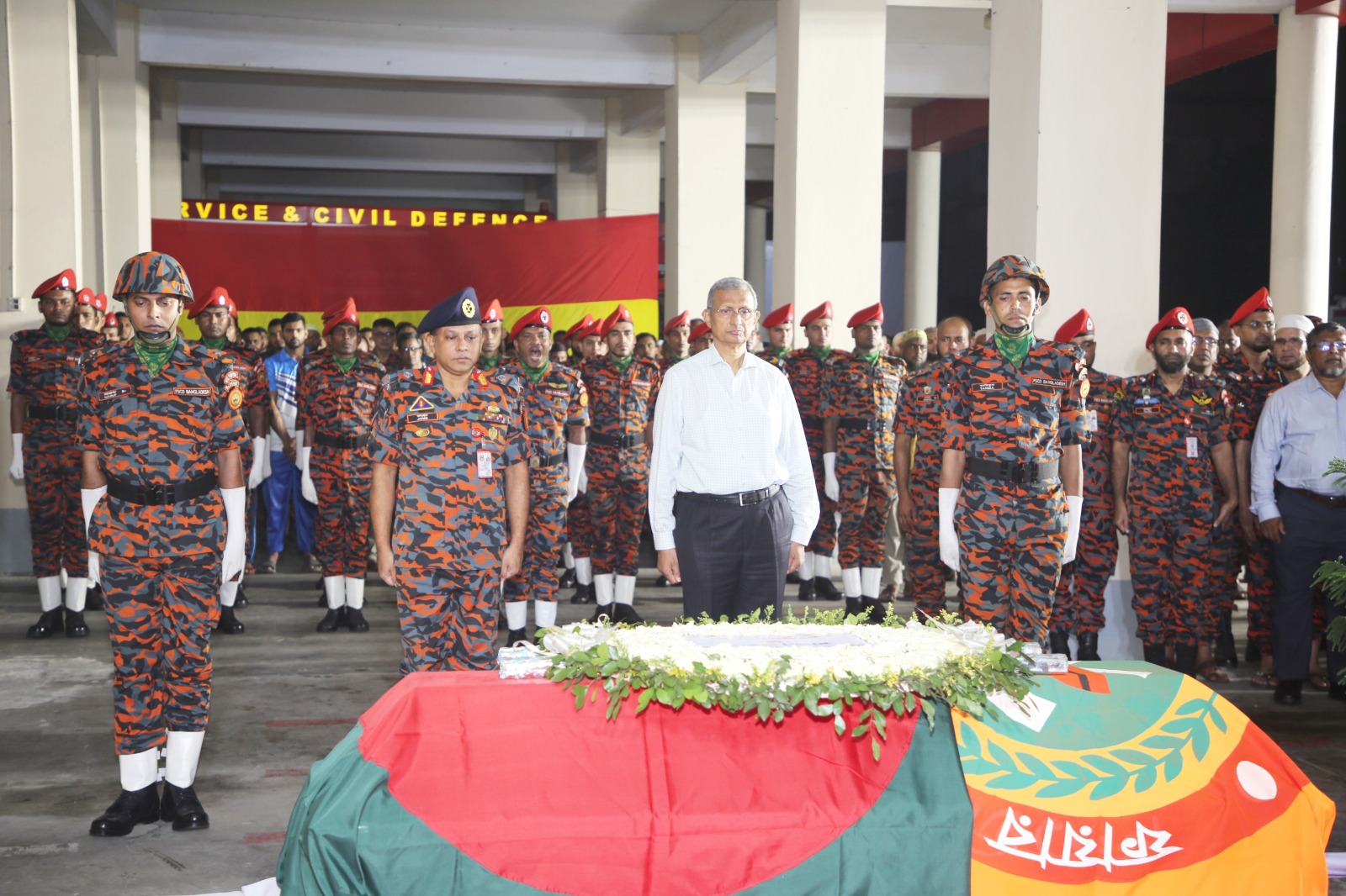 ফায়ারফাইটার নূরুল হুদার জানাজা সহকর্মীদের শেষ শ্রদ্ধা জ্ঞাপন