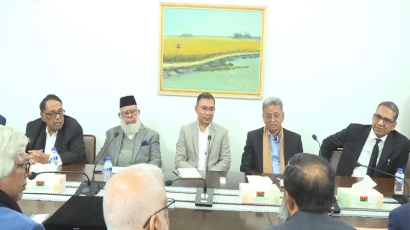 গুলশান চেয়ারপারসন কার্যালয়ে তারেক রহমানের সঙ্গে শীর্ষ ব্যবসায়ী নেতৃবৃন্দের সাক্ষাৎ,অর্থনীতি পুনরুদ্ধারে বিএনপির বিকল্প রূপরেখায় আস্থা প্রকাশ