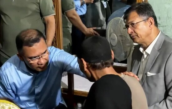 রামিসা হত্যা: পরিবারকে সমবেদনা জানাতে বাসায় প্রধানমন্ত্রী তারেক রহমান, বড় বোনের দায়িত্ব নিলেন