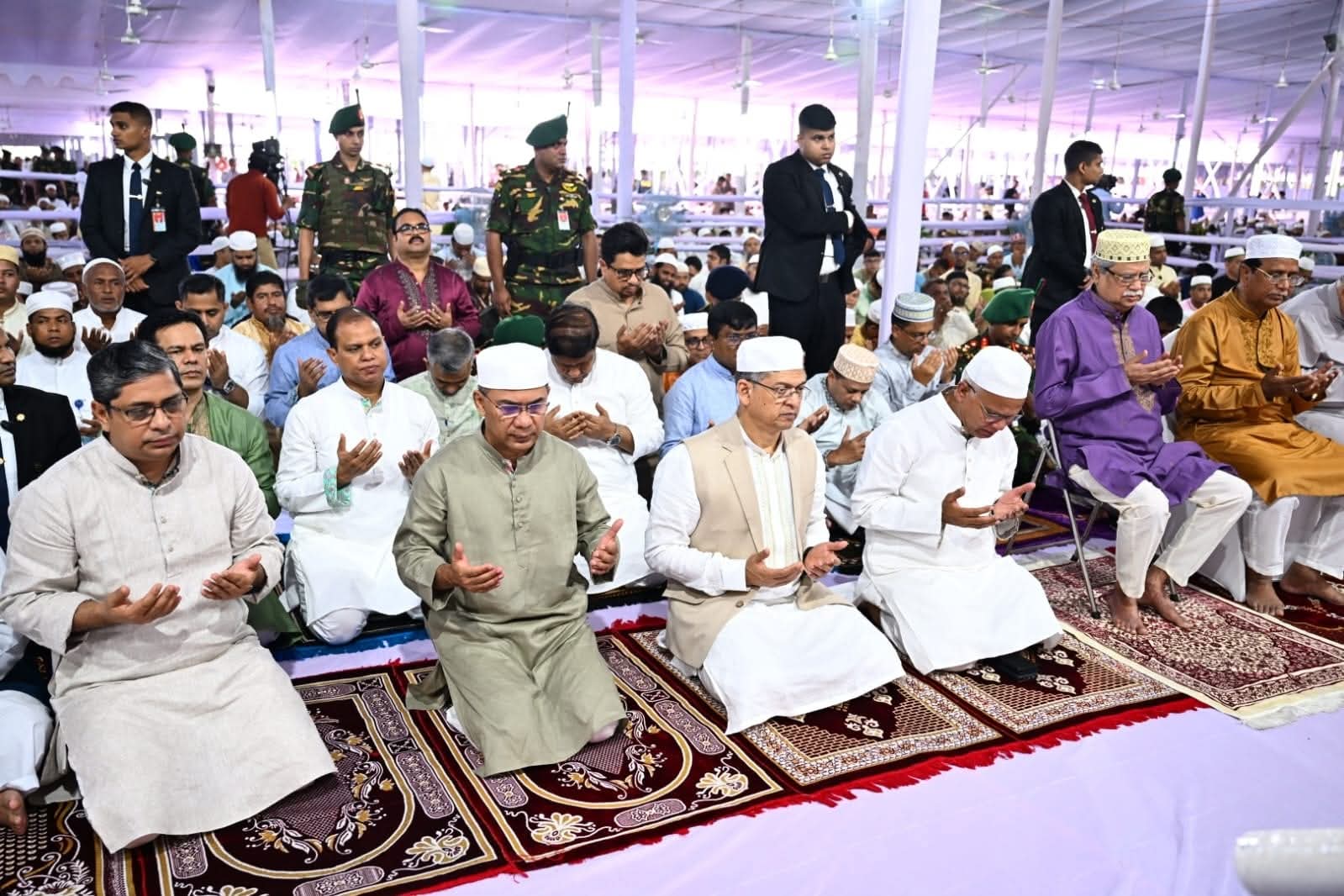 জাতীয় ঈদগাহে প্রধান ঈদ জামাতে স্বরাষ্ট্রমন্ত্রী সালাহউদ্দিন আহমদ — শান্তি, সম্প্রীতি ও উন্নয়নের প্রত্যয়ে উদযাপিত পবিত্র ঈদুল আযহা