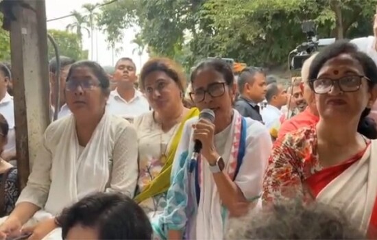 ওসমান হাদি হত্যা নিয়ে বিস্ফোরক দাবি মমতার, ‘নাম বললে বাংলাদেশ উত্তাল হয়ে যাবে’