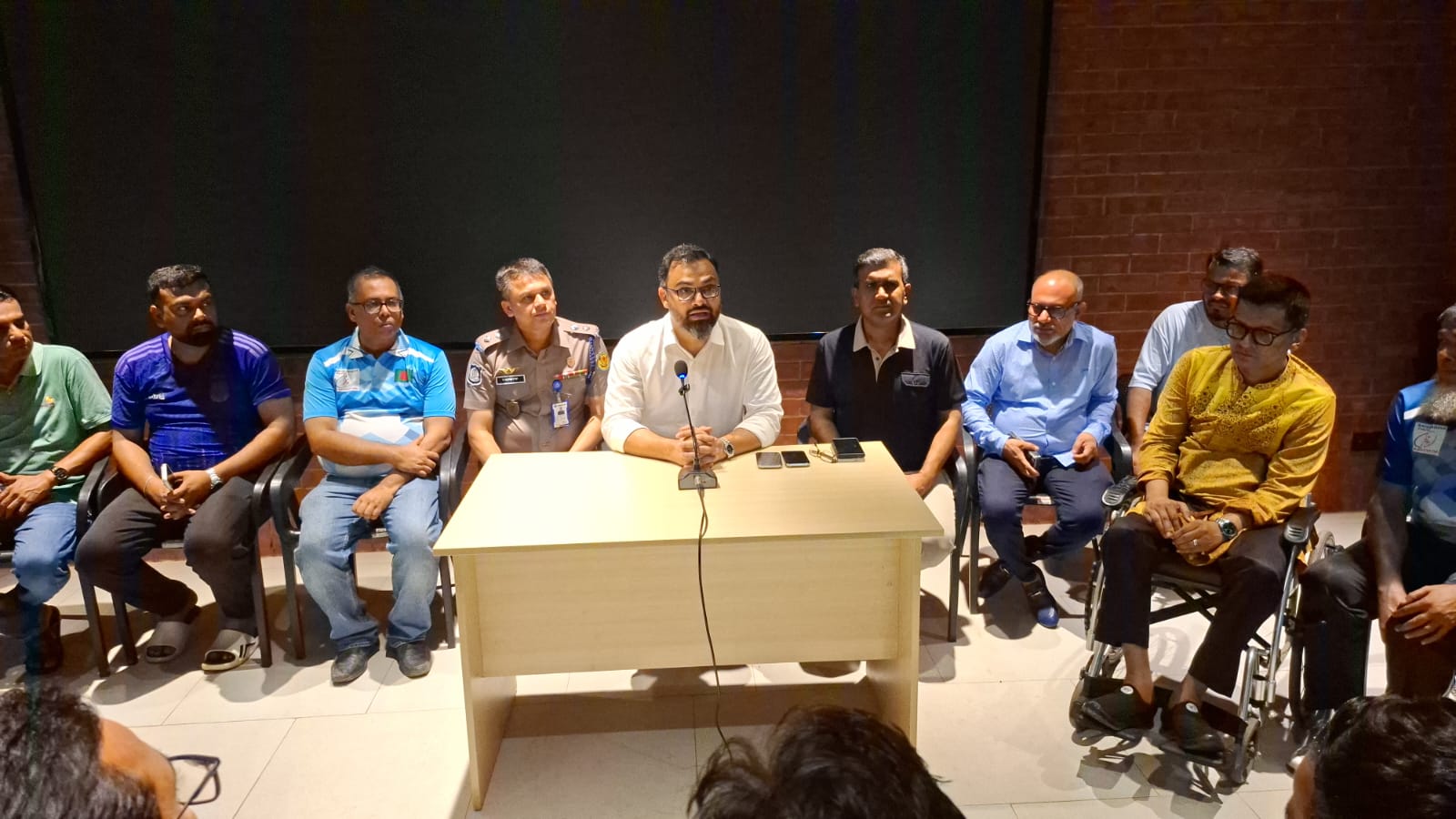 মালয়েশিয়ার পথে প্যারা থ্রো বল দল, পদক জয়ের প্রত্যাশায় প্রতিমন্ত্রী আমিনুল হক