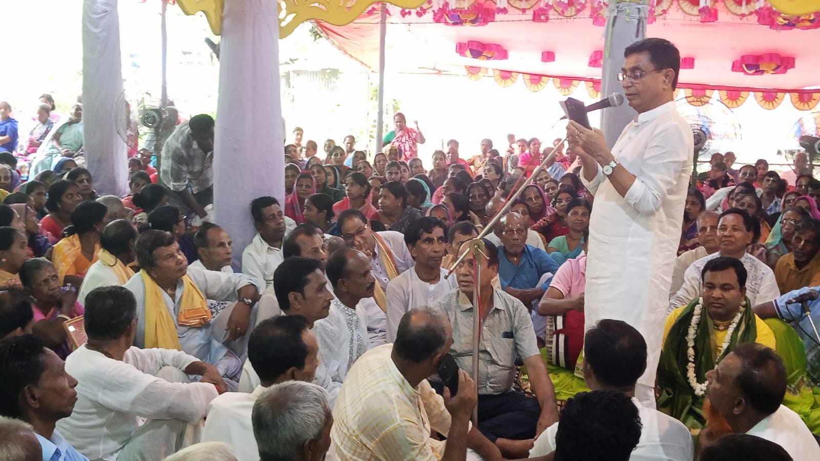 কালিয়াকৈরে বোয়ালী কেন্দ্রীয় মন্দিরে অষ্টকালীন লীলা কীর্তন অনুষ্ঠান  বিএনপি সকল ধর্মের মানুষের অধিকার নিশ্চিত করবে-এমপি মজিবুর রহমান এমপি
