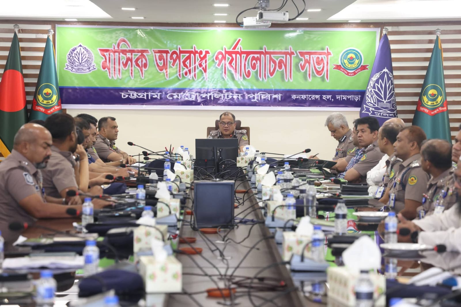 আইনশৃঙ্খলা রক্ষা ও ট্রাফিক শৃঙ্খলায় কমিশনারের কঠোর নির্দেশ।