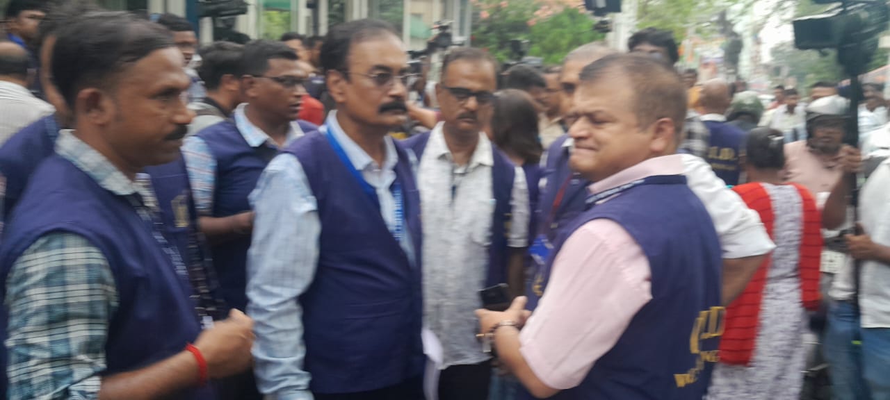 হরিশ চ্যাটার্জী স্ট্রিটে মমতা ব্যানার্জির বাড়িতে- সিআইডি তল্লাশি